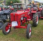 McCormick D 320; BJ 1957; 20 PS; war beim Oldtimertreffen in Warken dabei.