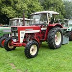 =IHC 624, steht bei der Oldtimerausstellung in Gudensberg, Juli 2016