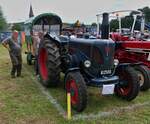 Lanz Bulldog D 4016; BJ 1957; 40 PS; mit Hänger beim Oldtimertreffen in Warken.