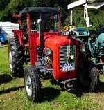 =MF 35, steht auf dem Ausstellungsgelände zum Pferdsdorfer Oldtimertag im August 2016