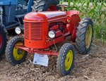  Massey - Harris Pony, 2 Zyl, 24; Ps war am 11.09.2016 beim Troktorentreffen in Everlingen zu sehen.