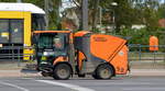 Hersteller KÜPPER-WEISSER GMBH ((Haschung Group), Typ Urban-Sweeper S2  Kehrmaschine der Berliner Stadtreinigungsbetriebe (BSR KW291) am 29.07.20 Berlin Marzahn.