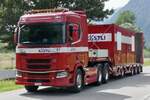 Ein Scania Schwerlastzug von Kästli der am 28.6.24 zum Trucker Festival fährt in Bönigen.