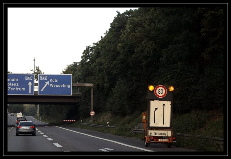 Vorwarntafel auf der A565. (26.07.2009)